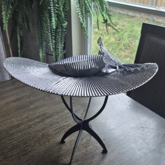 Elegant Silver Wide-Brim Hat - Picture 4 of 8